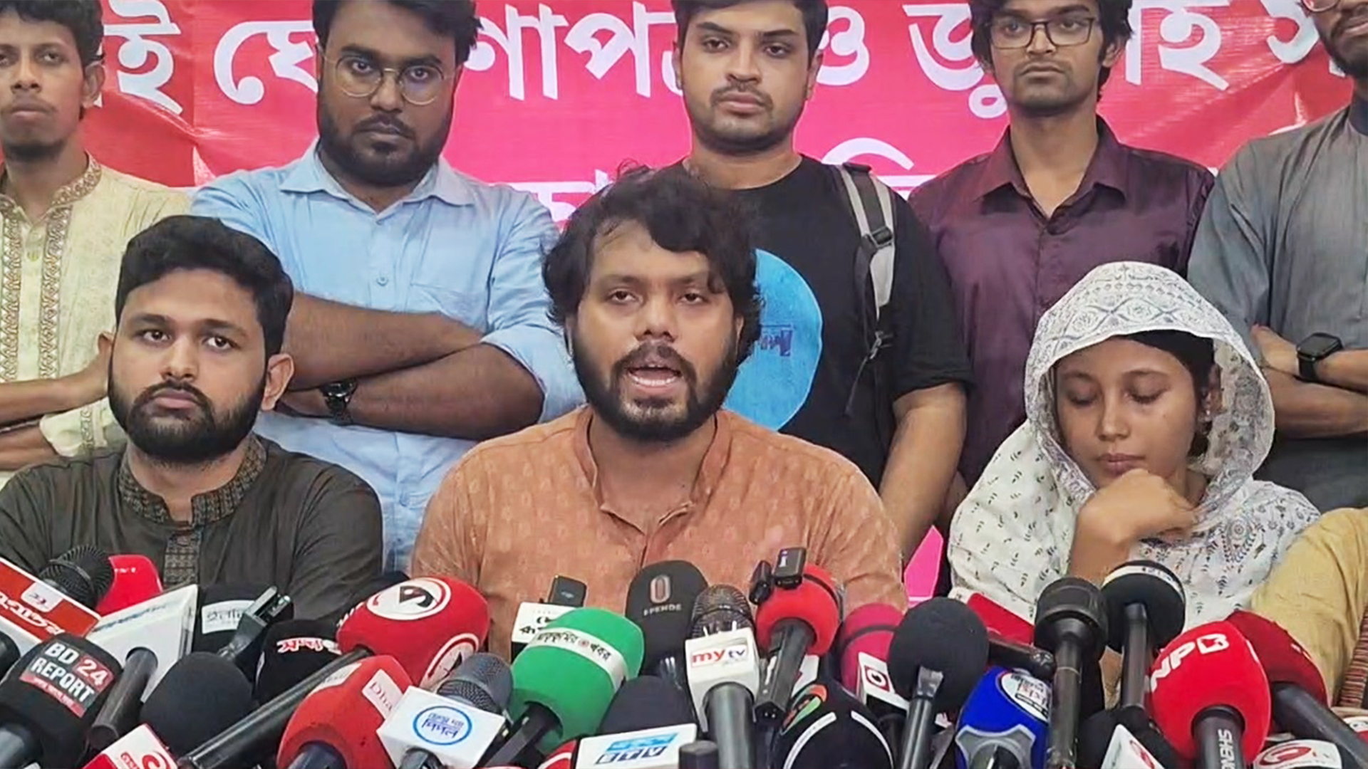 শেখ হাসিনার নামের আগে ‘খুনি’ না লিখলে গণমাধ্যমও অপরাধী: হাদি