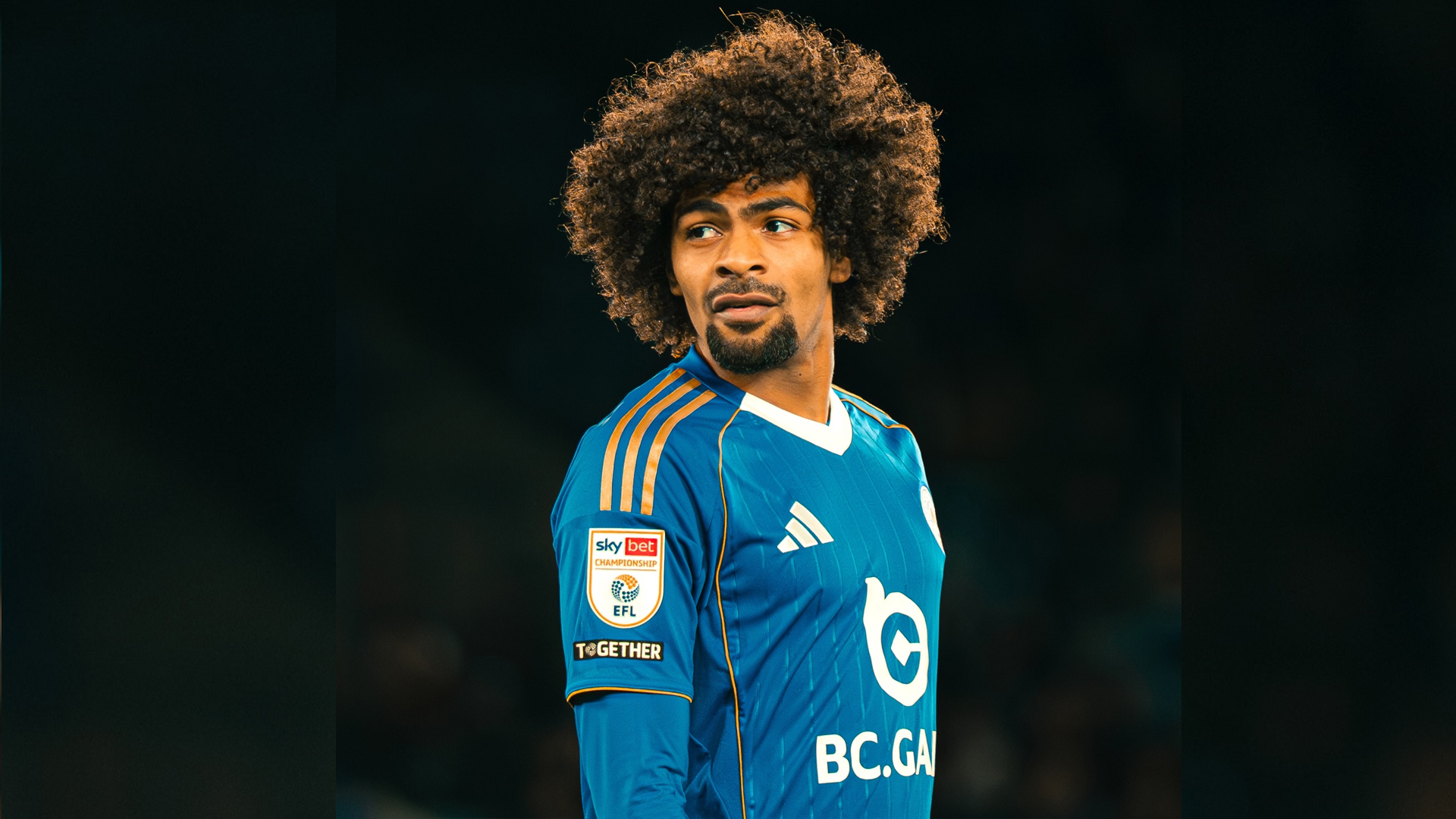 বর্ণবাদী আচরণের প্রতিবাদ করে উল্টো হলুদ কার্ড দেখলেন হামজা