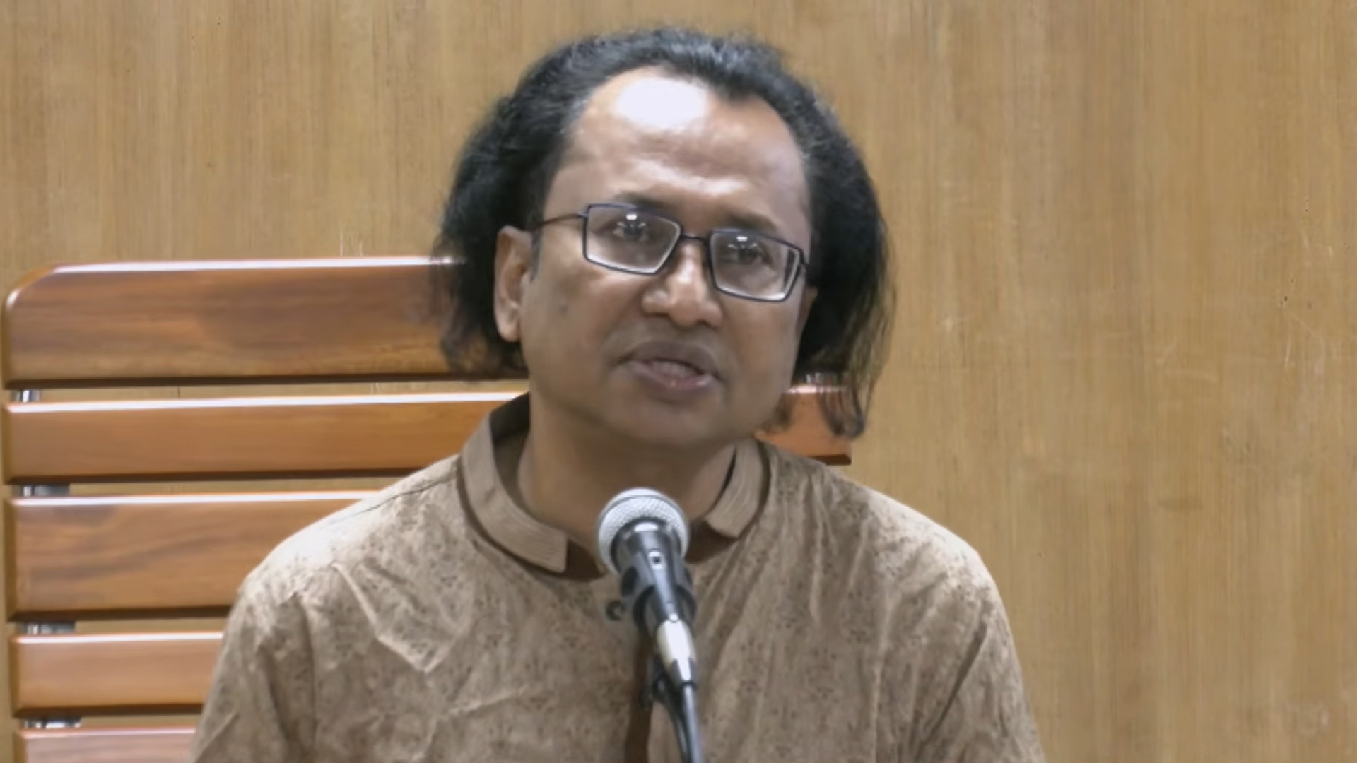 শিক্ষার্থীদের জন্য আসছে বিদ্যুৎচালিত বাস