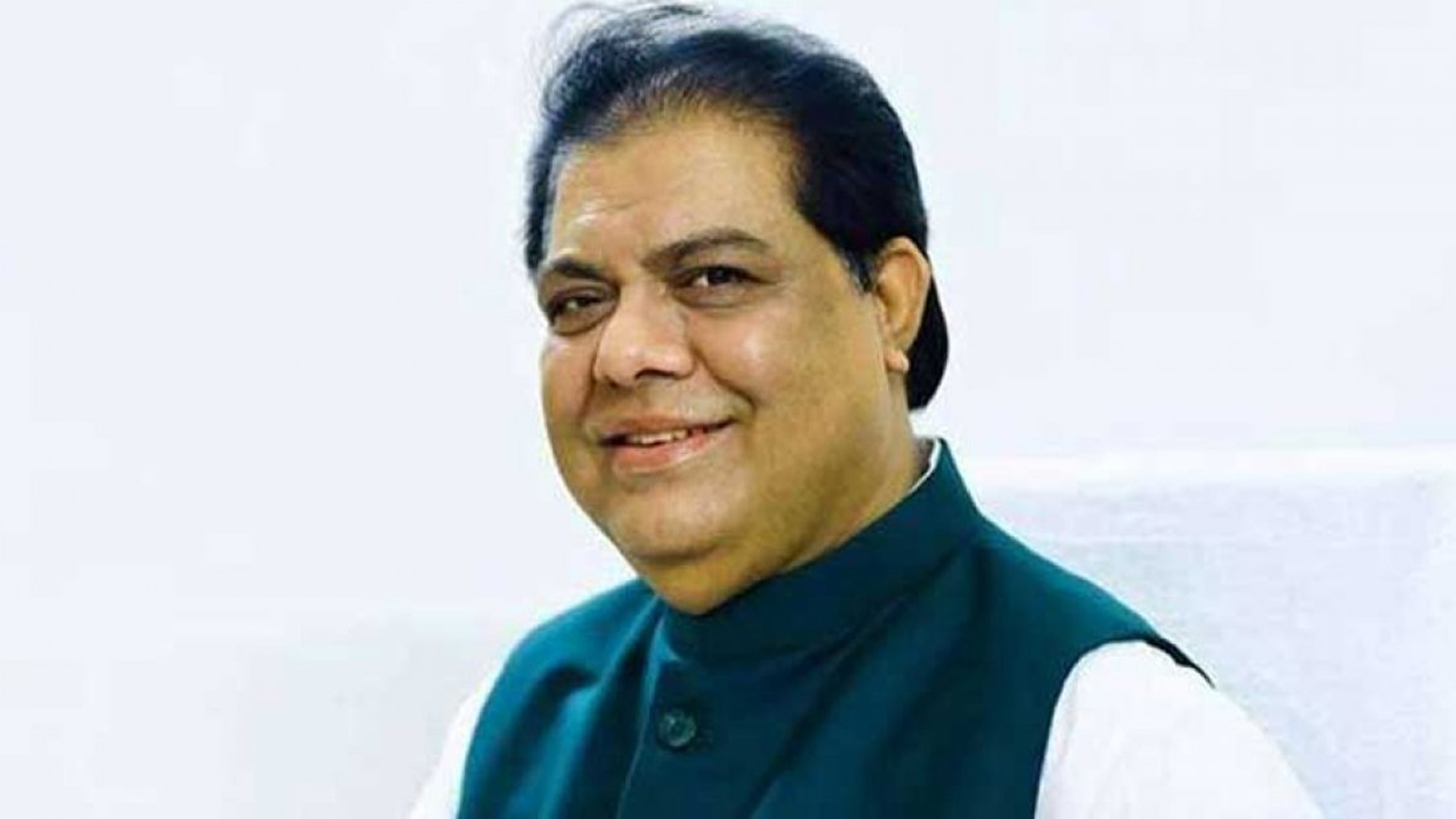 Ular top va anusni yalaydilar u jinsiy aloqadan keyin emishni tugatdi