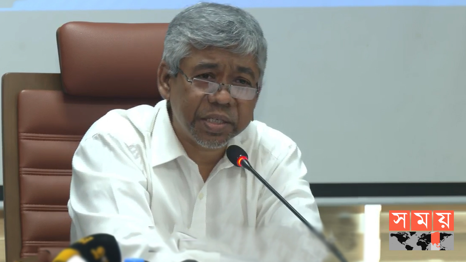 অবৈধ ঘোষণা দিয়ে পণ্য আনাই কাস্টমস জটিলতার কারণ: এনবিআর চেয়ারম্যান