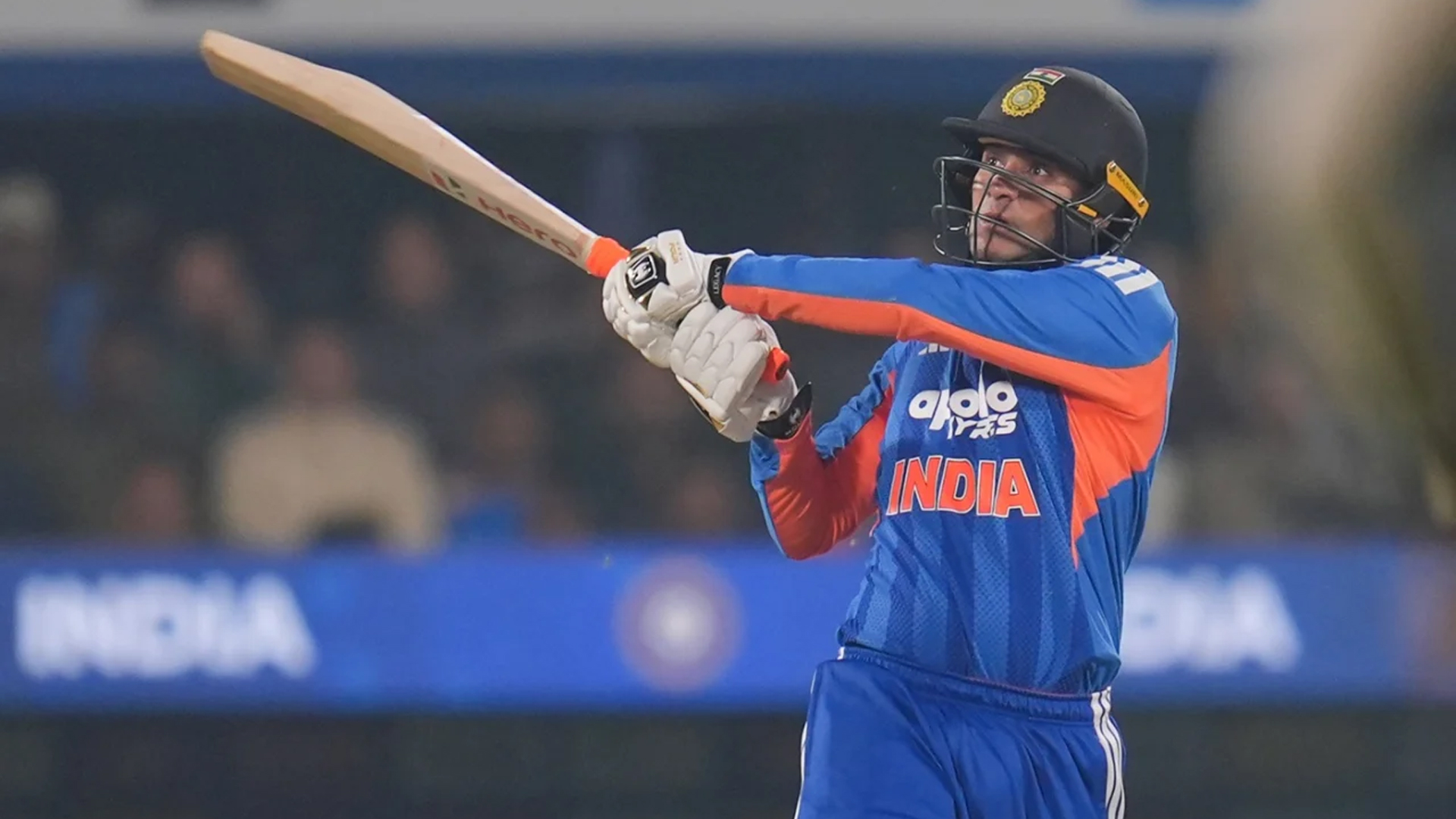 অভিষেকের তাণ্ডবে ২০ ওভারের ম্যাচ ১০ ওভারে জিতল ভারত