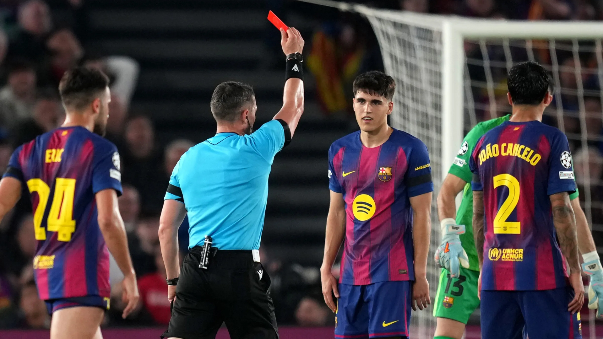 বিতর্কিত রেফারিং নিয়ে উয়েফায় অভিযোগ বার্সেলোনার