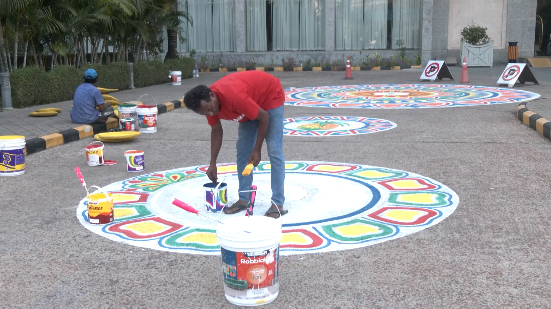 বাংলা নববর্ষ ঘিরে বর্ণিল সাজে সেজেছে সৈকতের নগরী কক্সবাজার