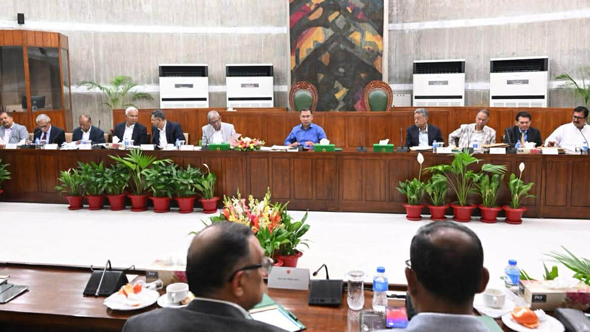 টানা ১৬ ঘণ্টা অফিস করলেন প্রধানমন্ত্রী তারেক রহমান