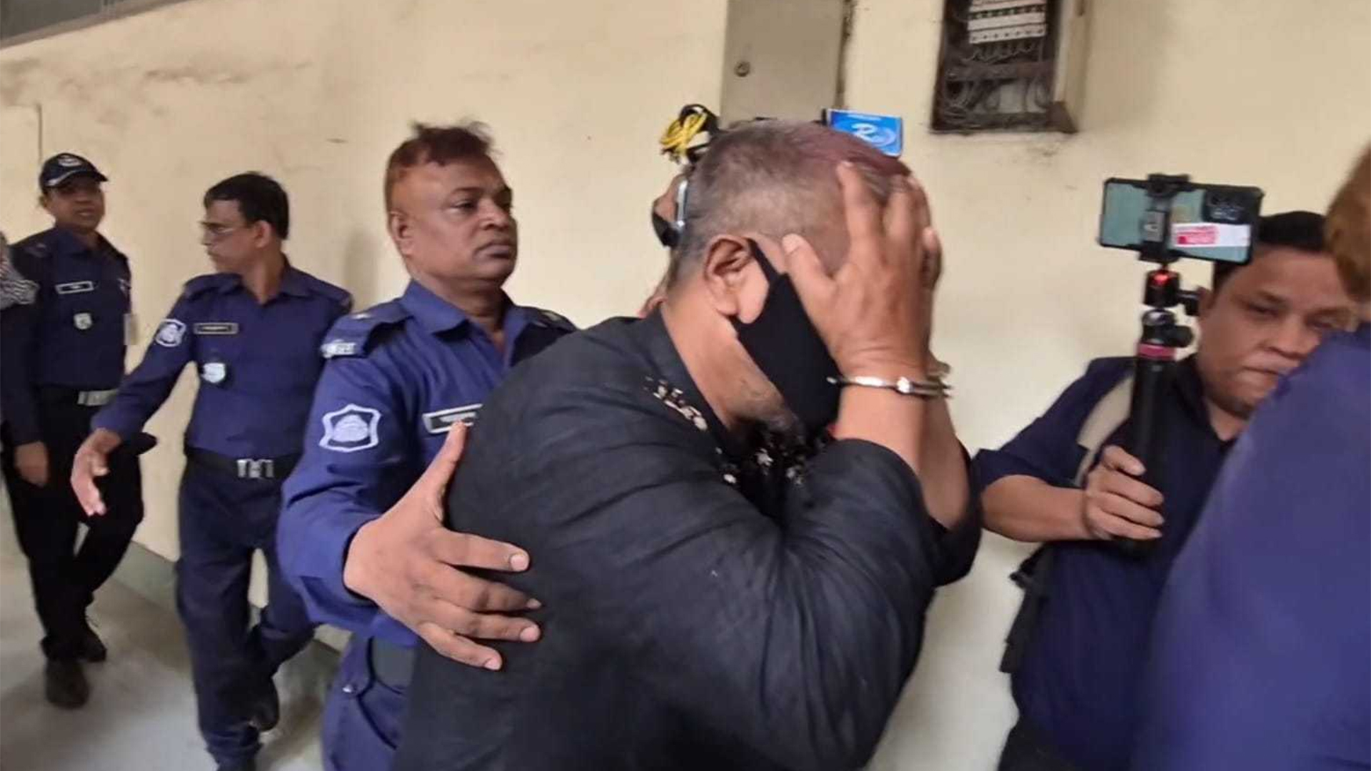 বিএনপি নেতার মামলায় সাবেক ওসি কারাগারে