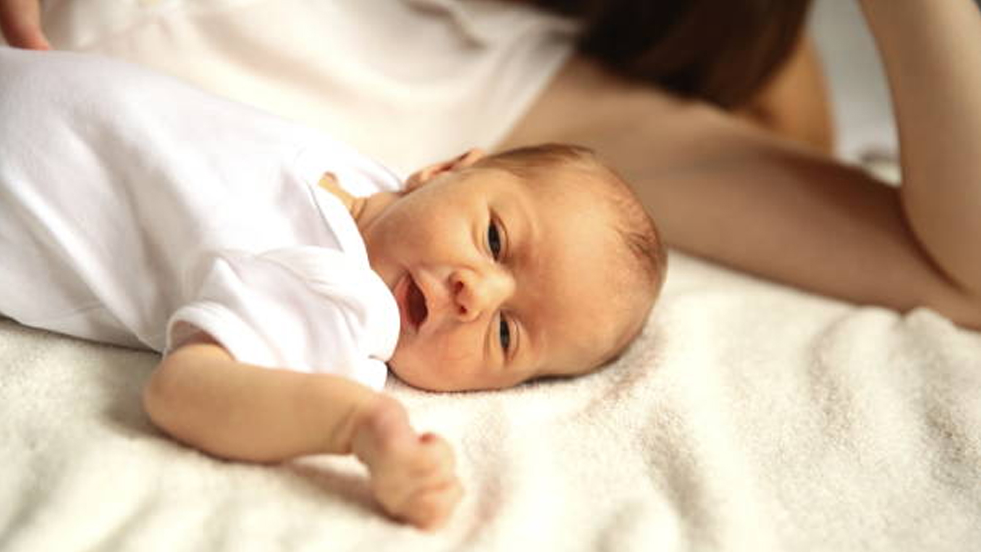 নবজাতক শিশুর সঠিক পরিচর্যা নিশ্চিত করতে হবে। ছবি: সংগৃহীত