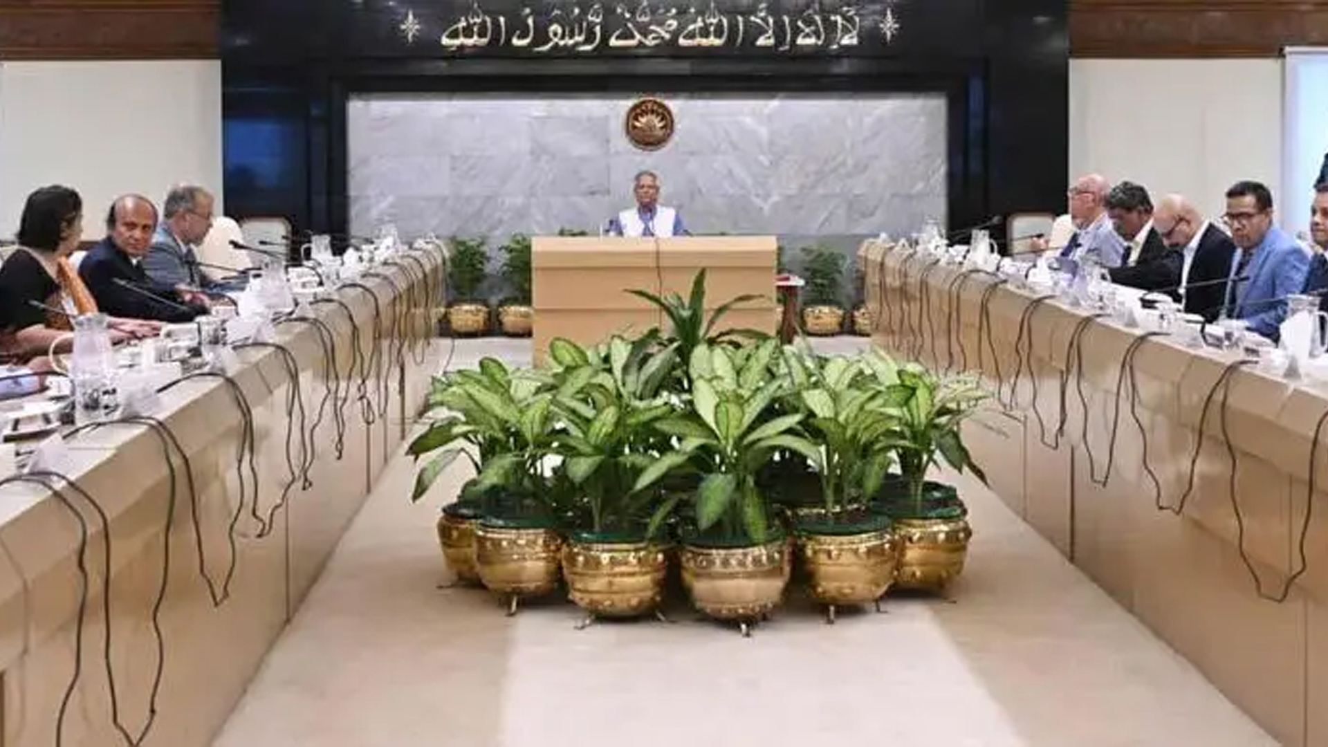 ভূমিকম্পের প্রস্তুতি নিয়ে প্রধান উপদেষ্টার জরুরি বৈঠক