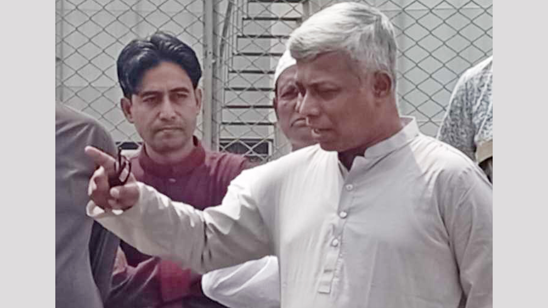 নারায়ণগঞ্জে আকস্মিক পেট্রল ডিপো পরিদর্শনে জ্বালানি প্রতিমন্ত্রী