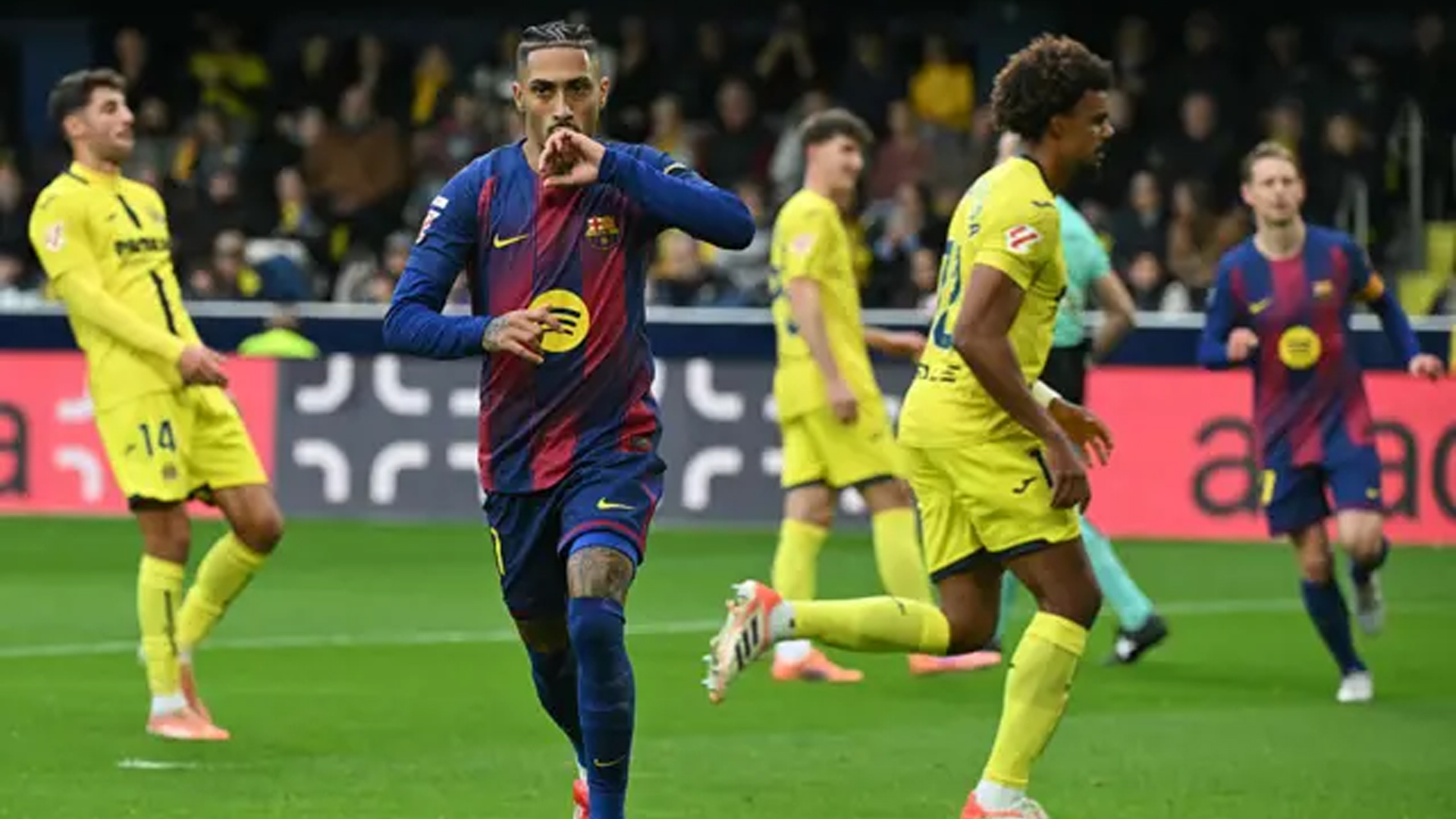 ১০ জনের ভিয়ারিয়ালের বিপক্ষে বার্সার সহজ জয়