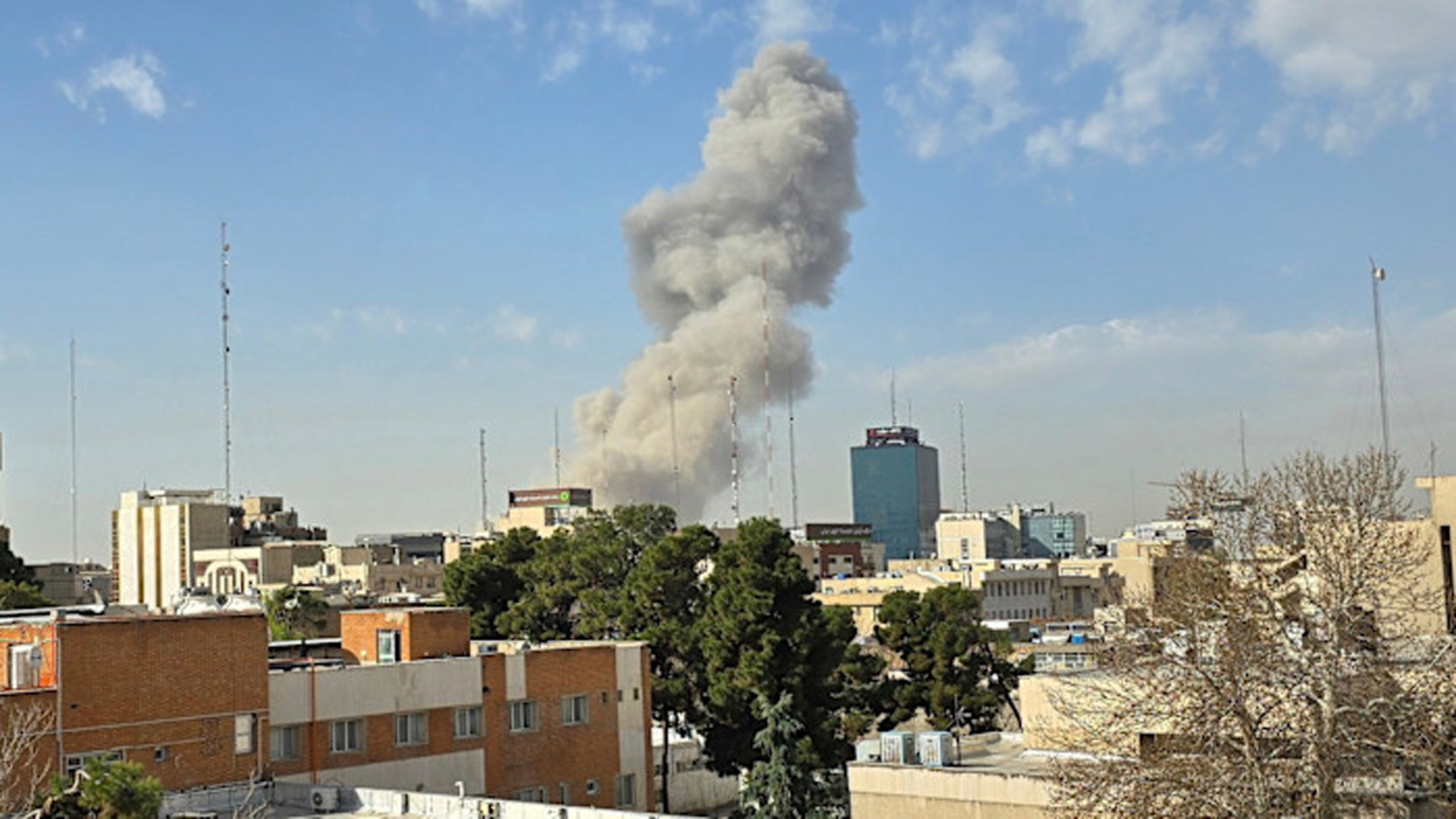 ট্রাম্পের আক্রমণকে ‘অবৈধ এবং অসাংবিধানিক’ বললেন মার্কিন সিনেটর!