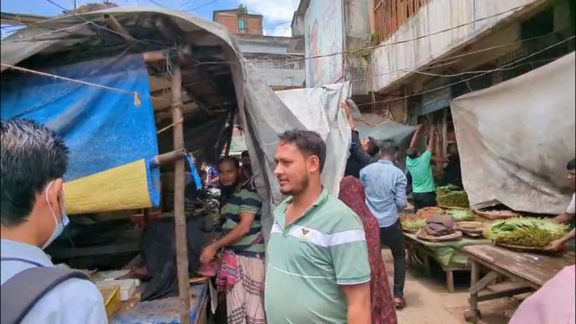 খাগড়াছড়ি বাজারে উচ্ছেদ অভিযান, জরিমানা