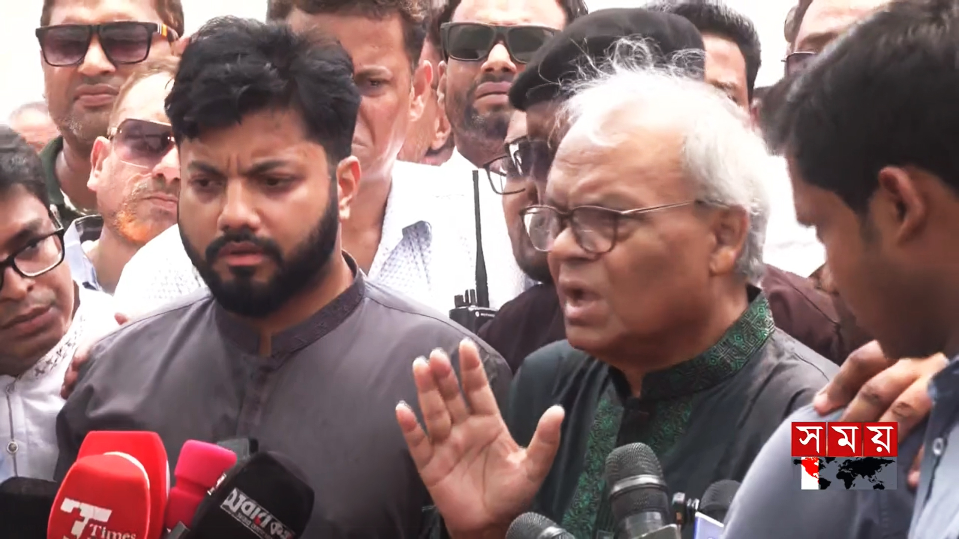 মন্ত্রীদের সবসময় সতর্ক থাকার পরামর্শ রিজভীর