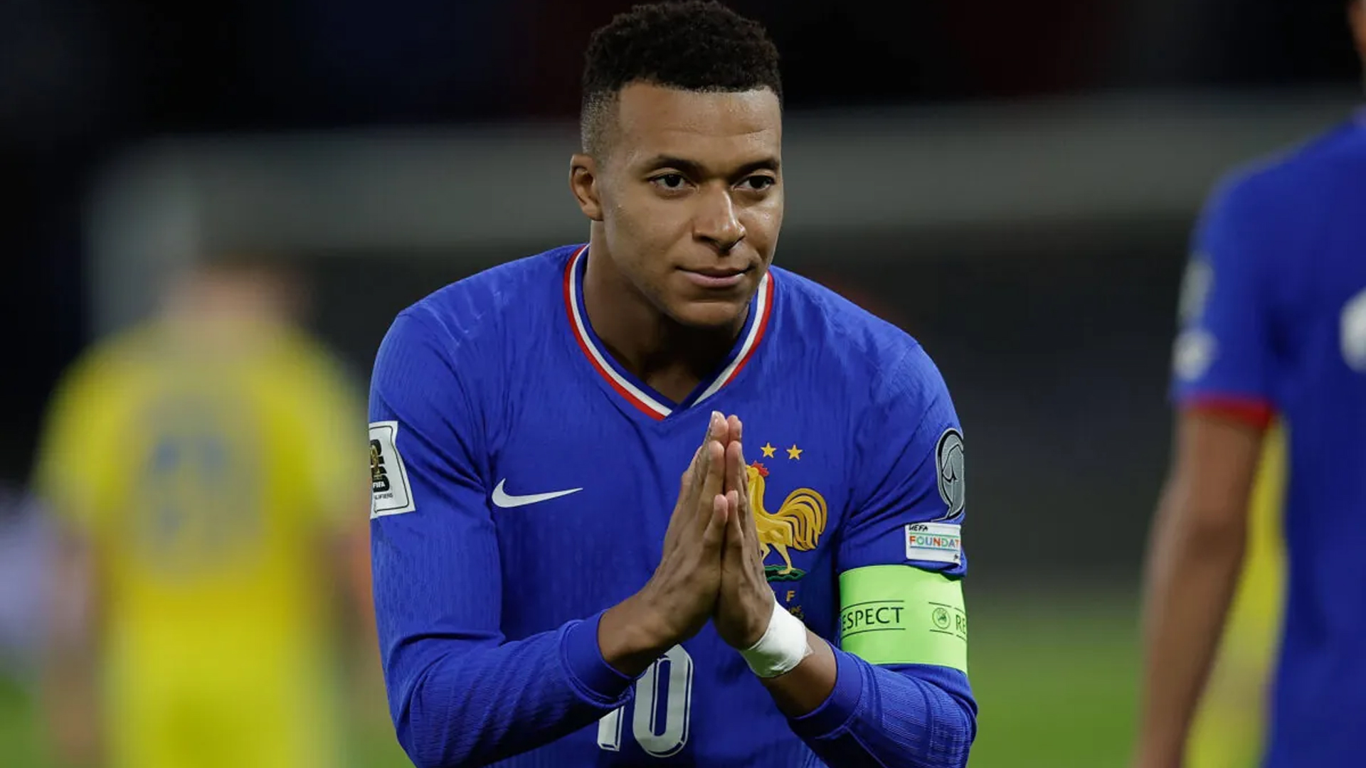 বিশ্বকাপ বাছাইয়ের শেষ ম্যাচে এমবাপ্পেকে পাচ্ছে না ফ্রান্স