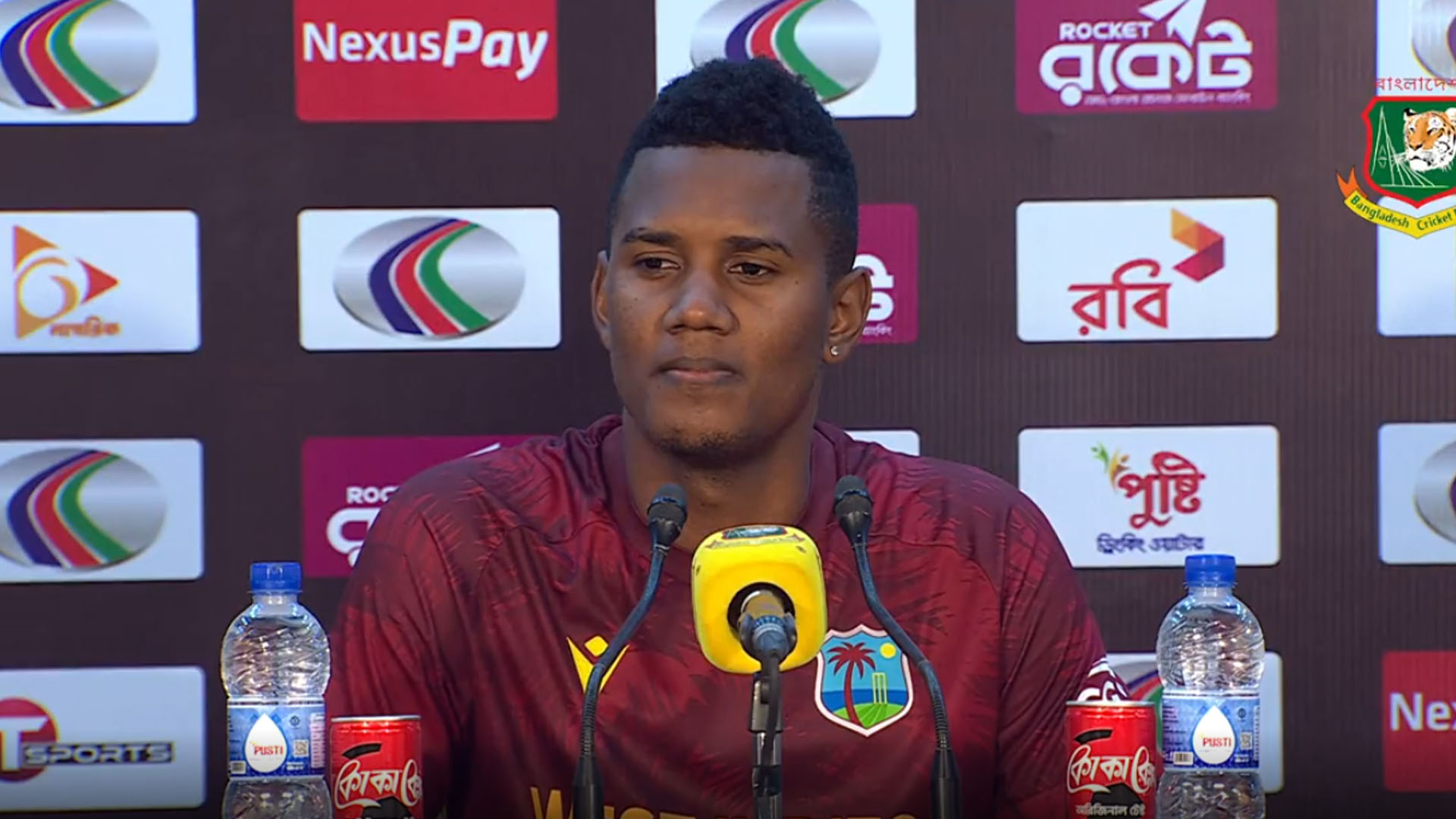 রিশাদকে সুপার ওভারে না দেখে অবাক আকিল