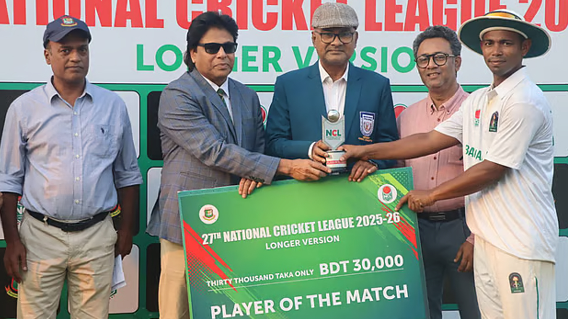 তানভীরের ঘূর্ণিতে ধরাশায়ী ঢাকা, বরিশালের ৬ উইকেটের জয়