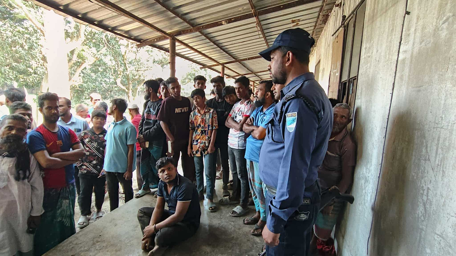 নারায়ণগঞ্জের সোনারগাঁয়ে গৃহবধূকে কুপিয়ে হত্যা, স্বামী আটক