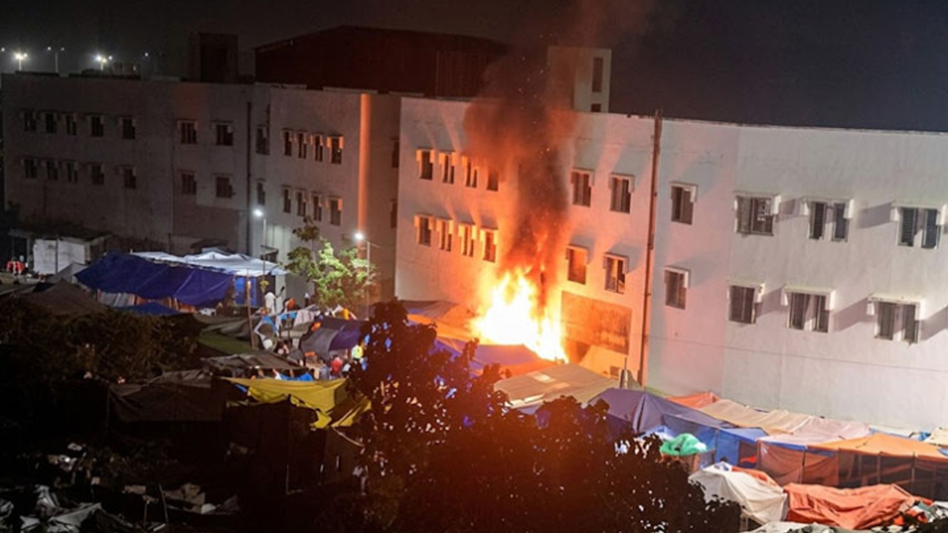ফের শাহজালাল বিমানবন্দরের কার্গো শেডে আগুন: ঘটনা তদন্তে কমিটি, সকালেই প্রতিবেদন