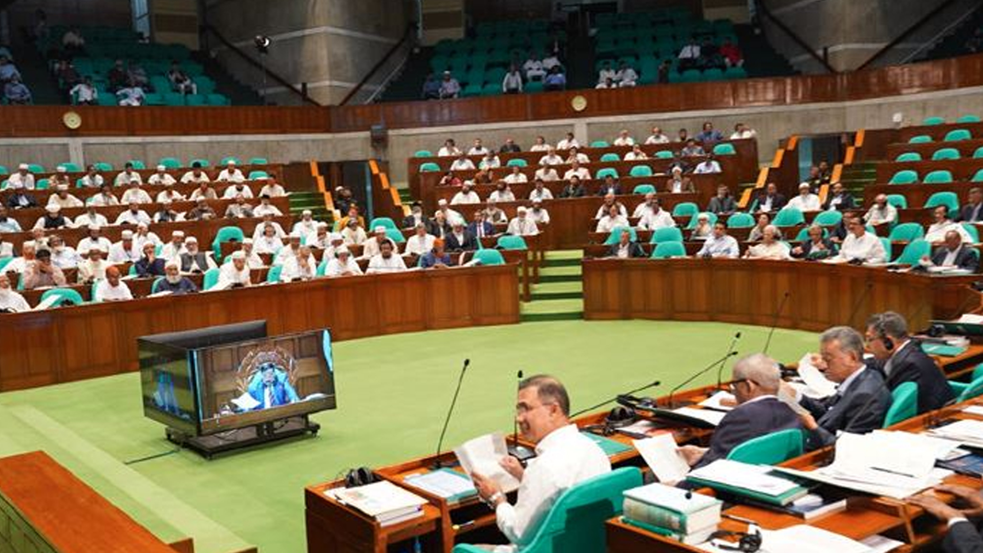 স্থানীয় নির্বাচনে থাকছে না দলীয় প্রতীক, বিল পাস