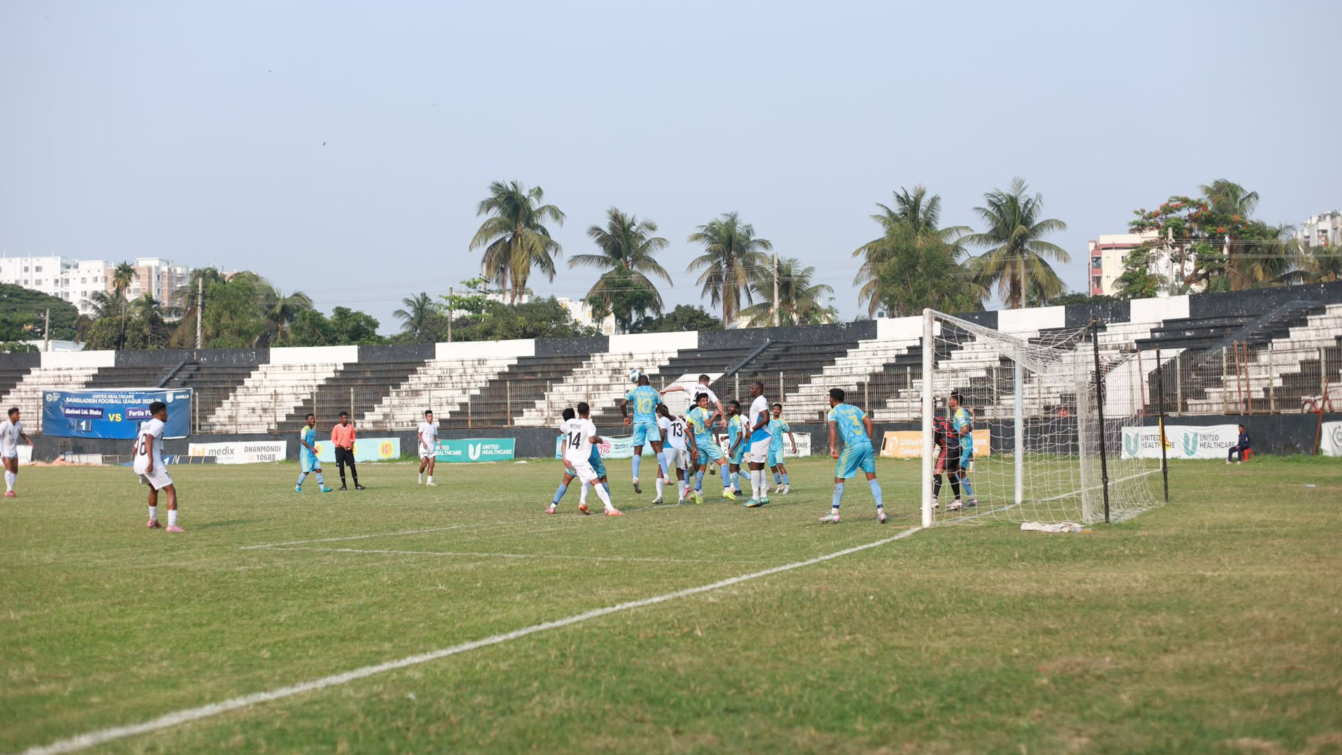 ফর্টিসকে হারিয়ে কিংসের ঘাড়ে নিশ্বাস আবাহনীর, রহমতগঞ্জকে হারিয়েছে আরামবাগ