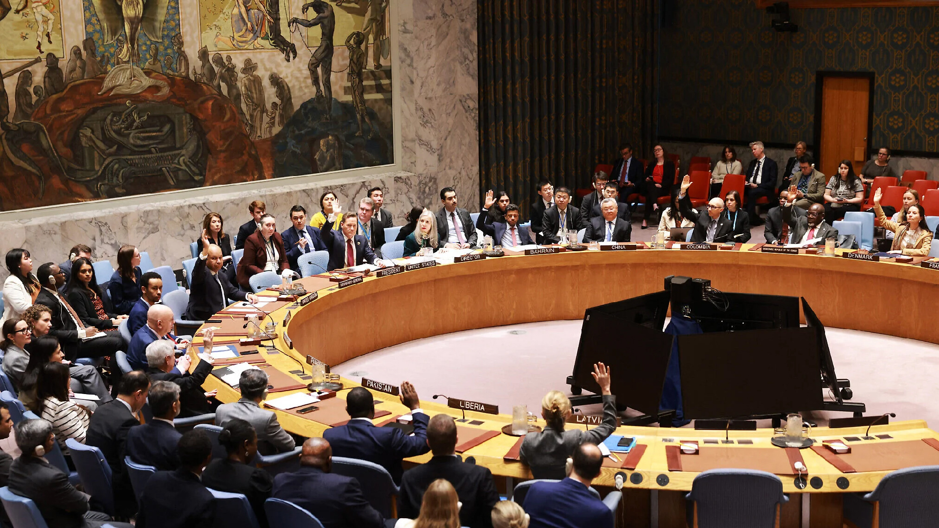 মুখ থুবড়ে পড়ল বলপূর্বক হরমুজ প্রণালী খোলার উদ্যোগ