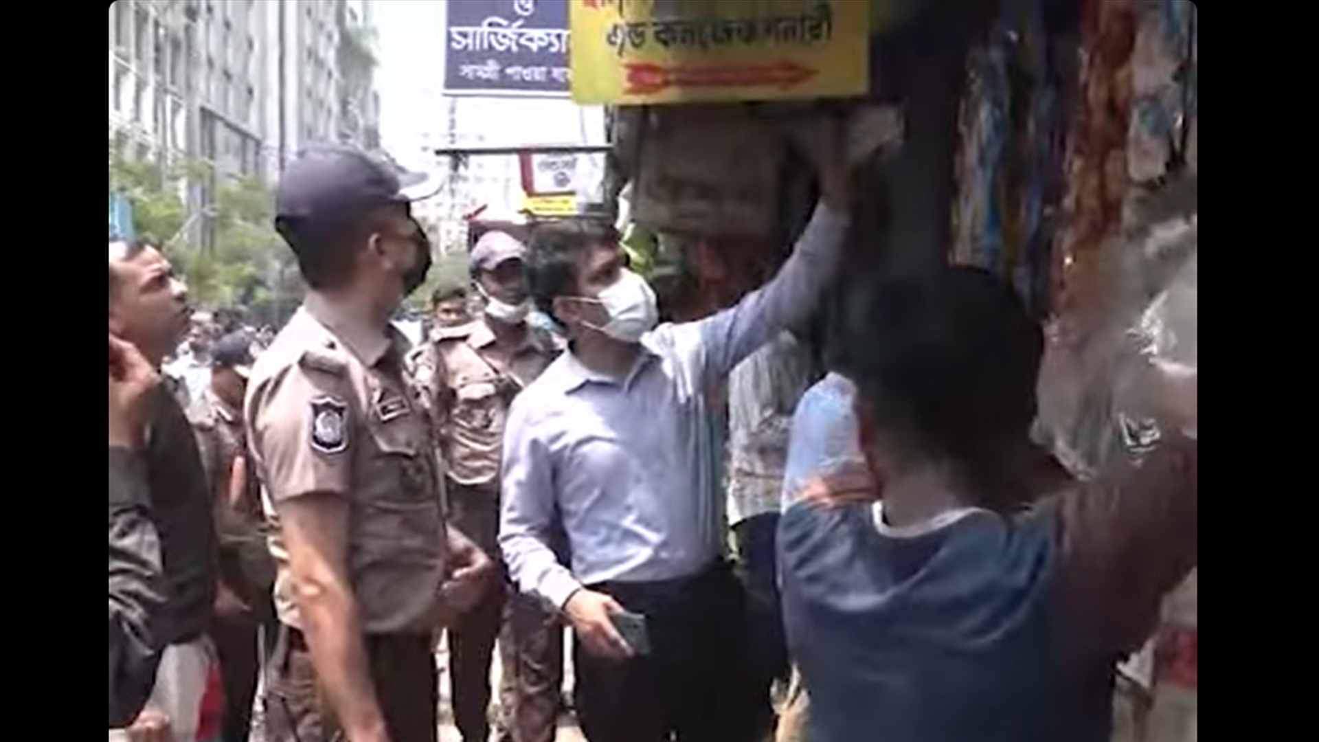 ডিএমপির উচ্ছেদ অভিযান: ঢাকা মেডিকেল এলাকায় ৬ প্রতিষ্ঠানকে জরিমানা