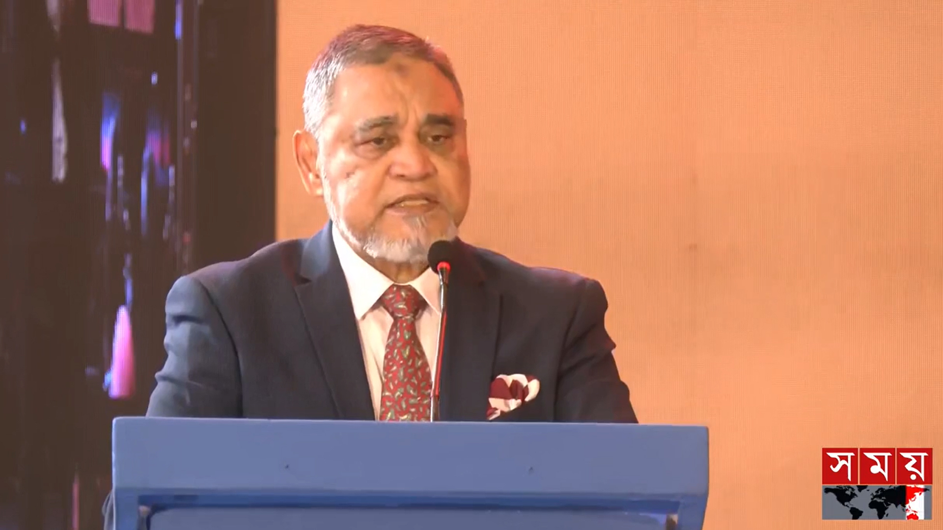 হাদির ওপর হামলাকে ‘বিচ্ছিন্ন ঘটনা’ বললেন সিইসি