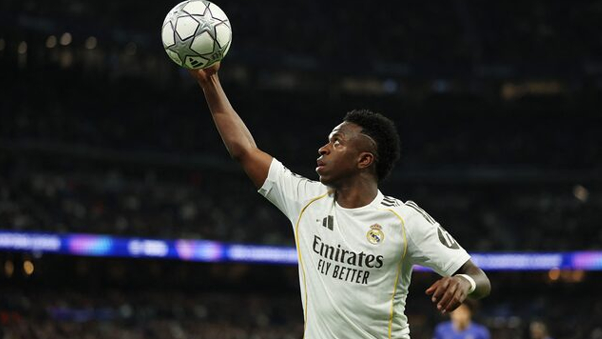 মেয়াদ শেষ হওয়ার আগেই ভিনির সঙ্গে চুক্তি নবায়নের তোড়জোড় রিয়ালের!