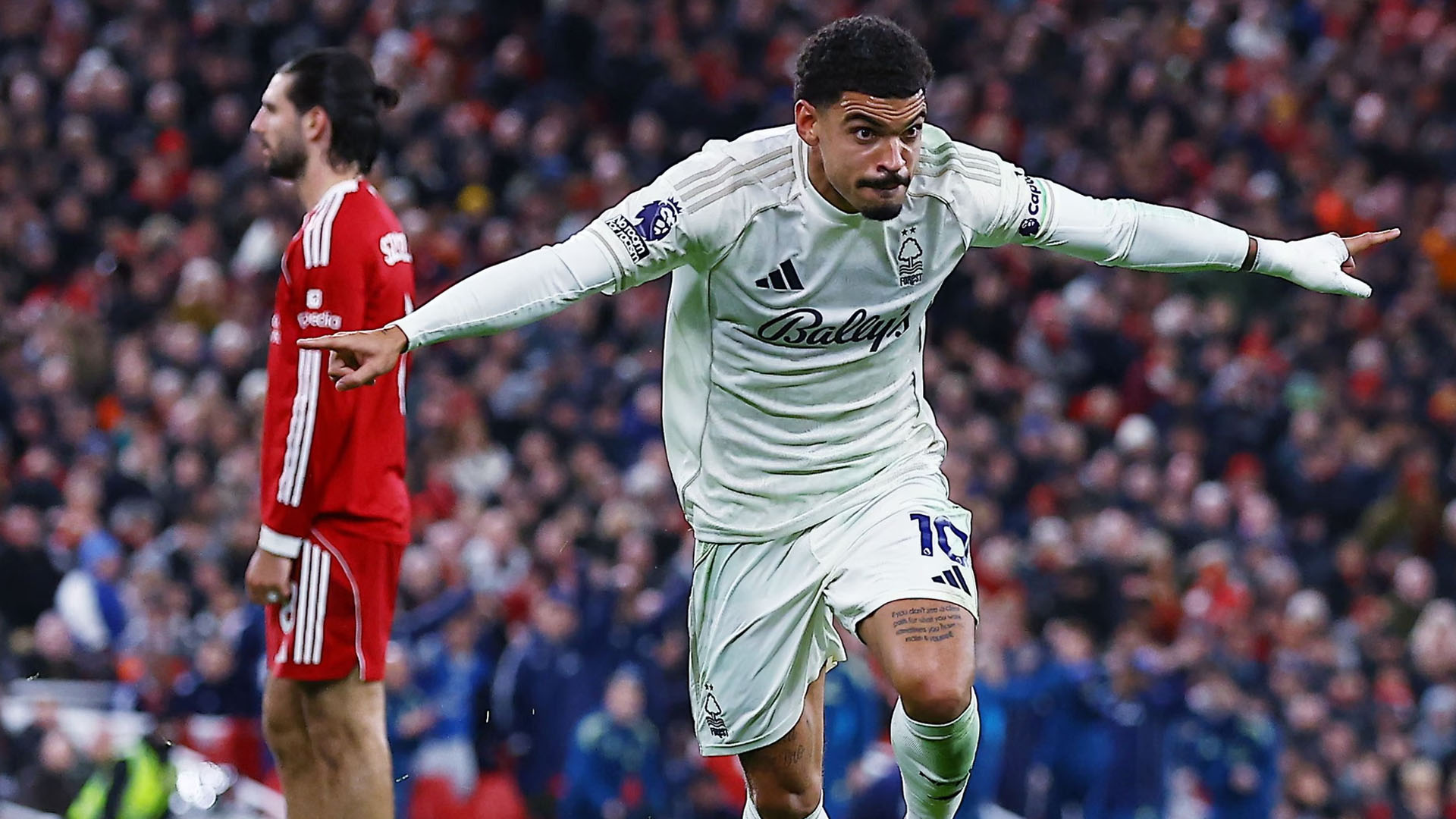 টানা দ্বিতীয় ম্যাচে ৩ গোল হজম করল লিভারপুল