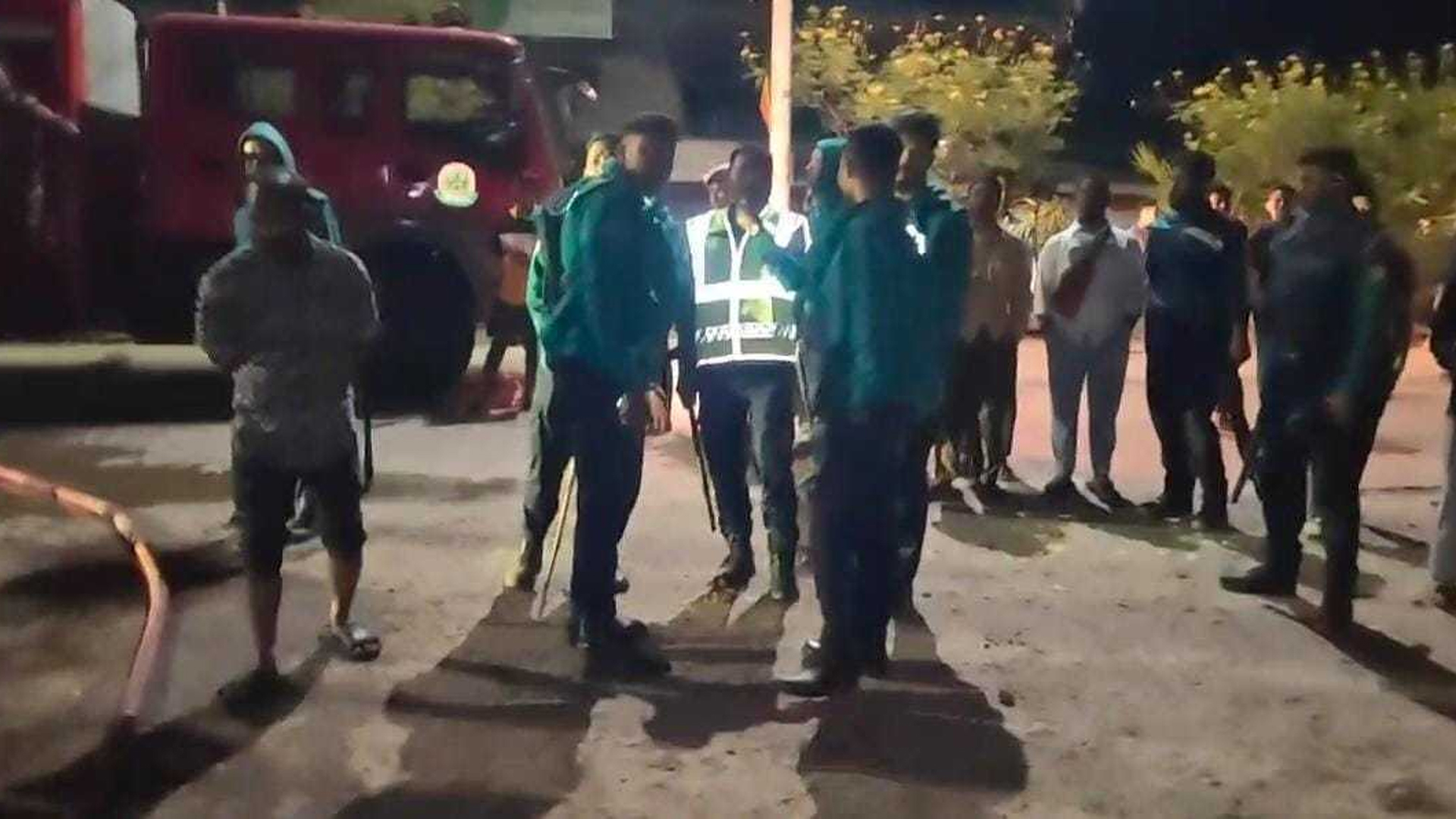 মধ্যরাতে সিলেটে পুড়ল পুলিশের গাড়ি!