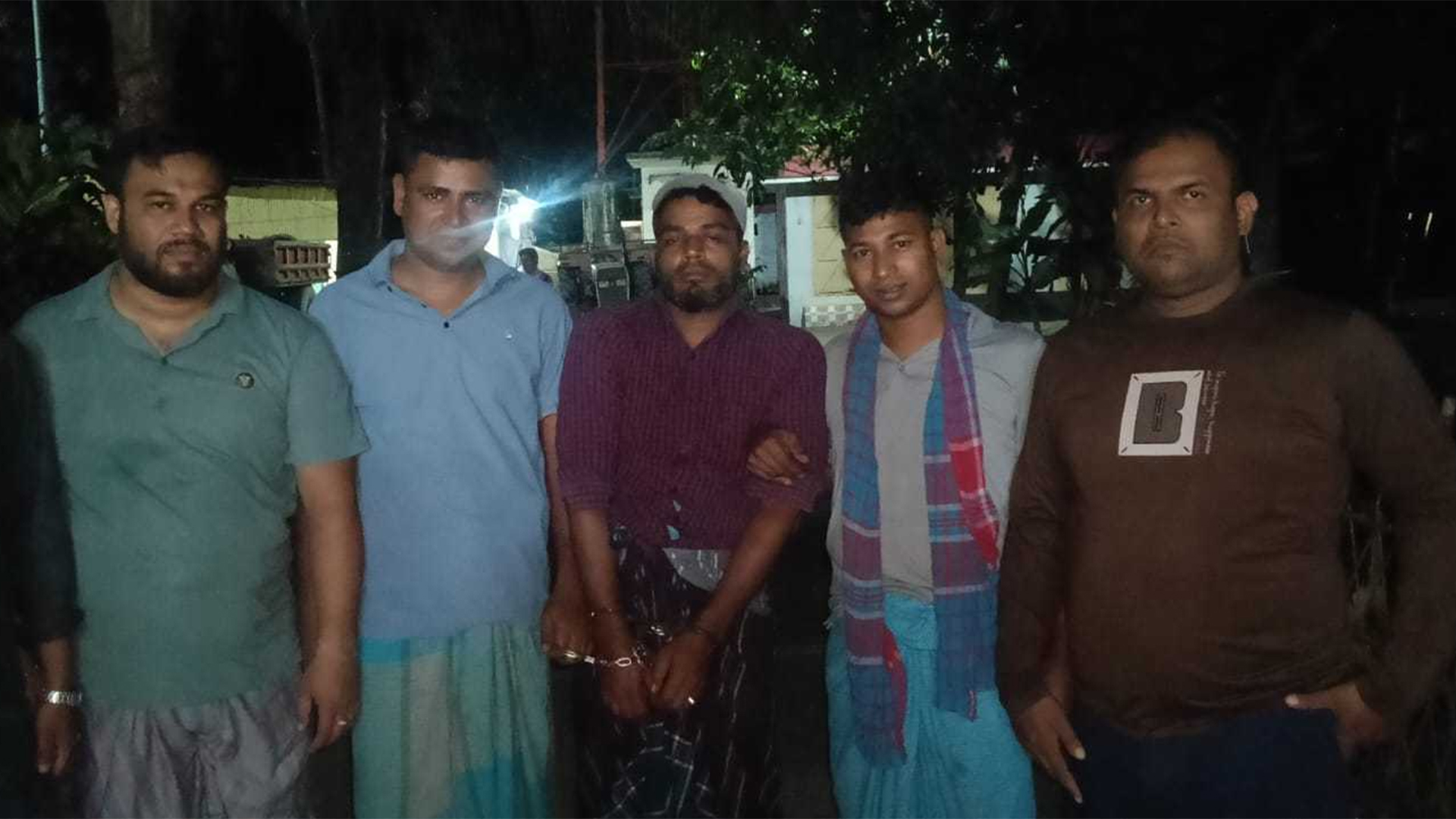 নোয়াখালীতে ১৯ মামলার আসামি ‘মাইস্যা ডাকাত’ গ্রেফতার