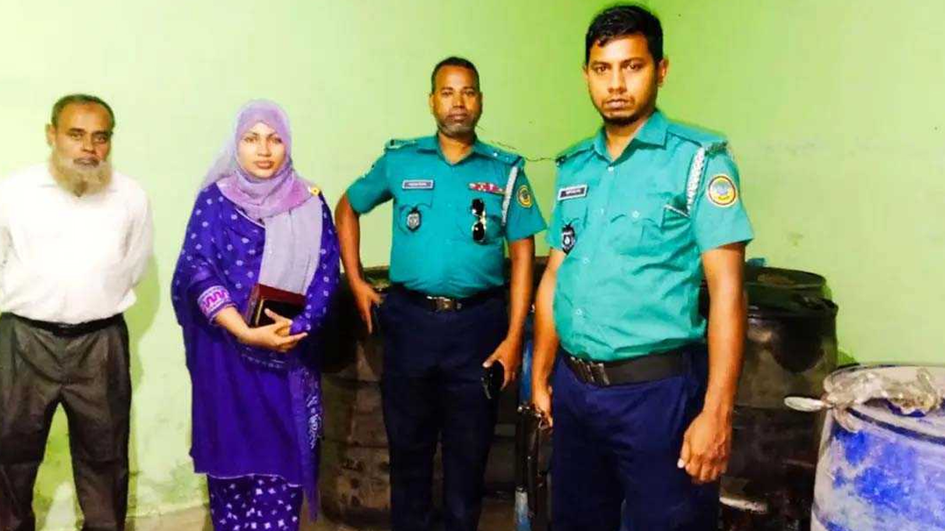 বরিশালে ২৬০০ লিটার ডিজেল জব্দ, ব্যবসায়ীকে জরিমানা