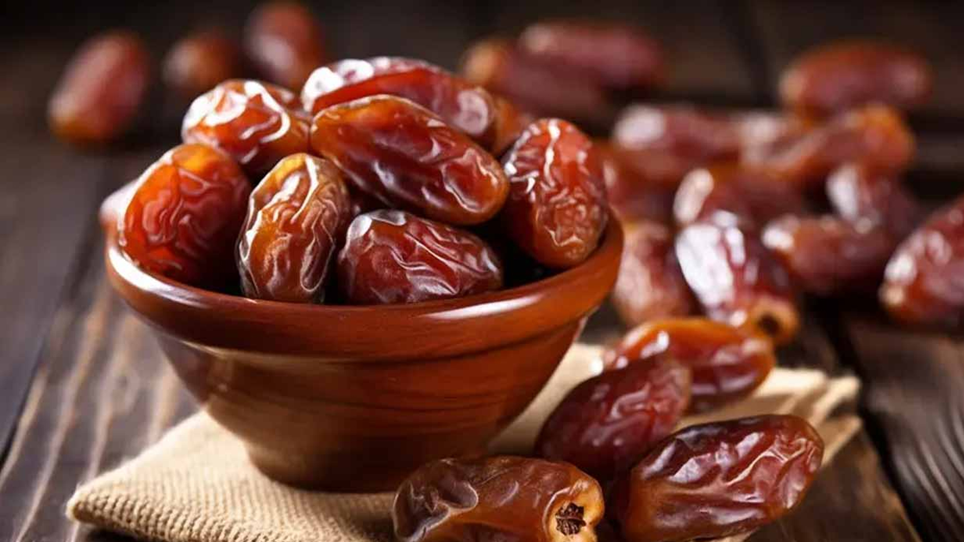 খালি পেটে কেন খাবেন খেজুর?