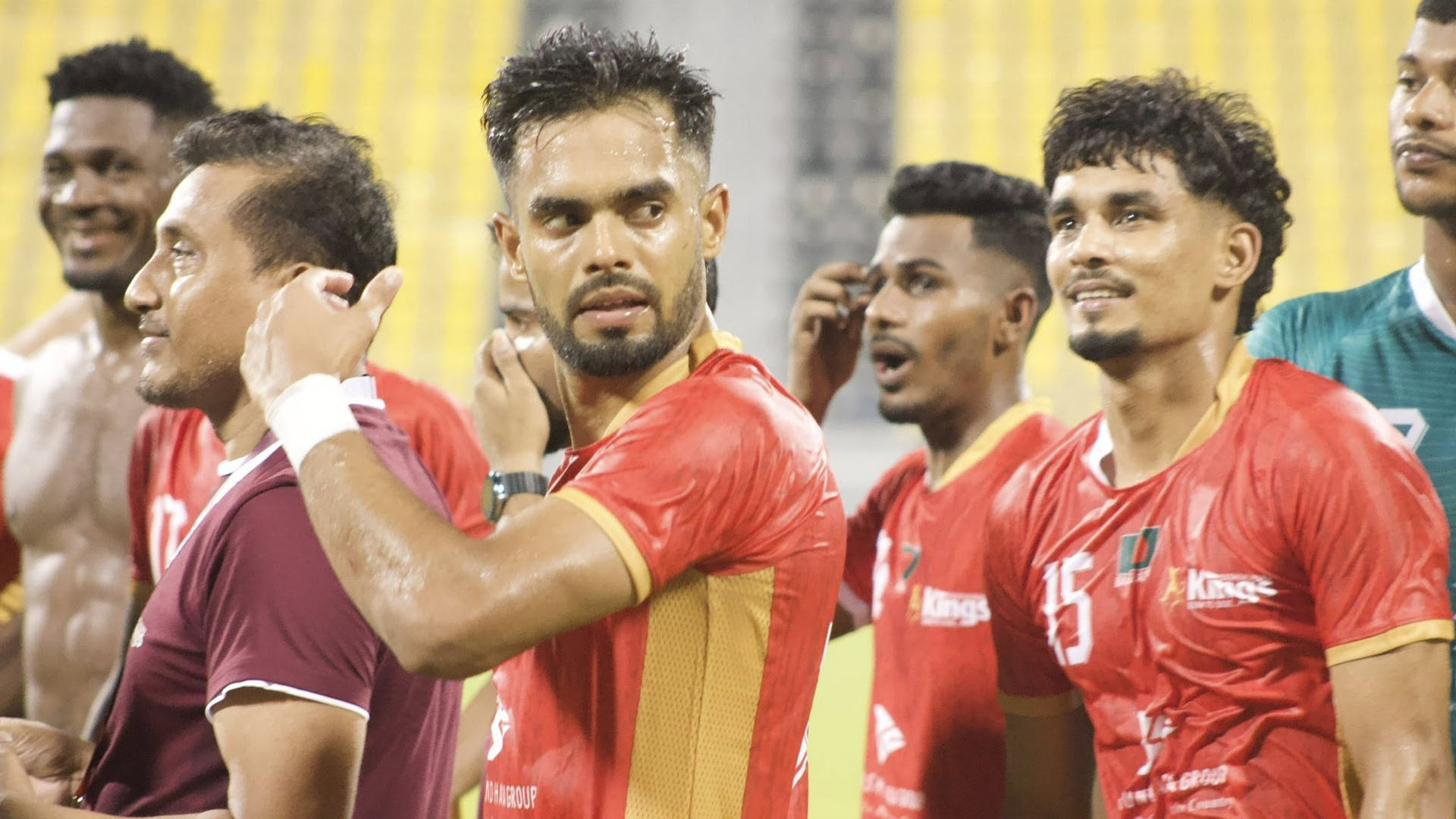 Homilador porno video Yogon Dik katta eshakni sikadi