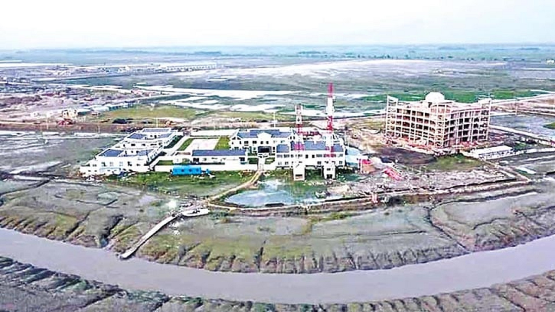 Dush qabul qilayotgan qizning surati Yapon gozal yalangoch