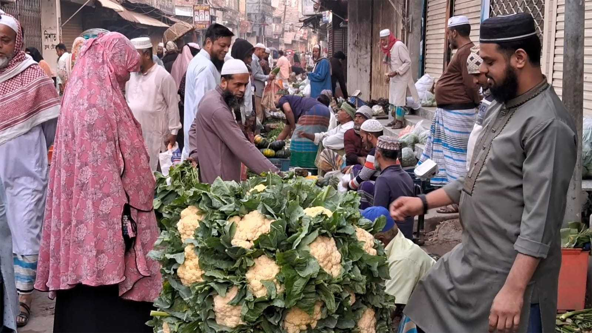 মুন্সীগঞ্জে শীতের সবজির সরবরাহ বাড়লেও কমছে না দাম
