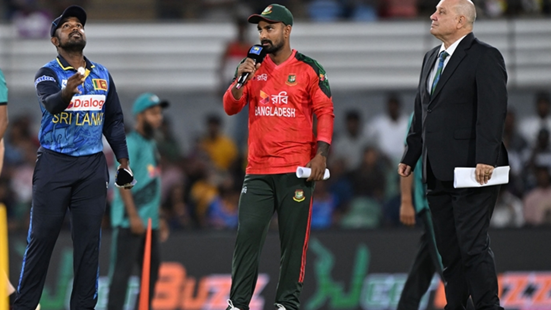 একাধিক পরিবর্তন নিয়ে টসে হেরে ফিল্ডিংয়ে বাংলাদেশ