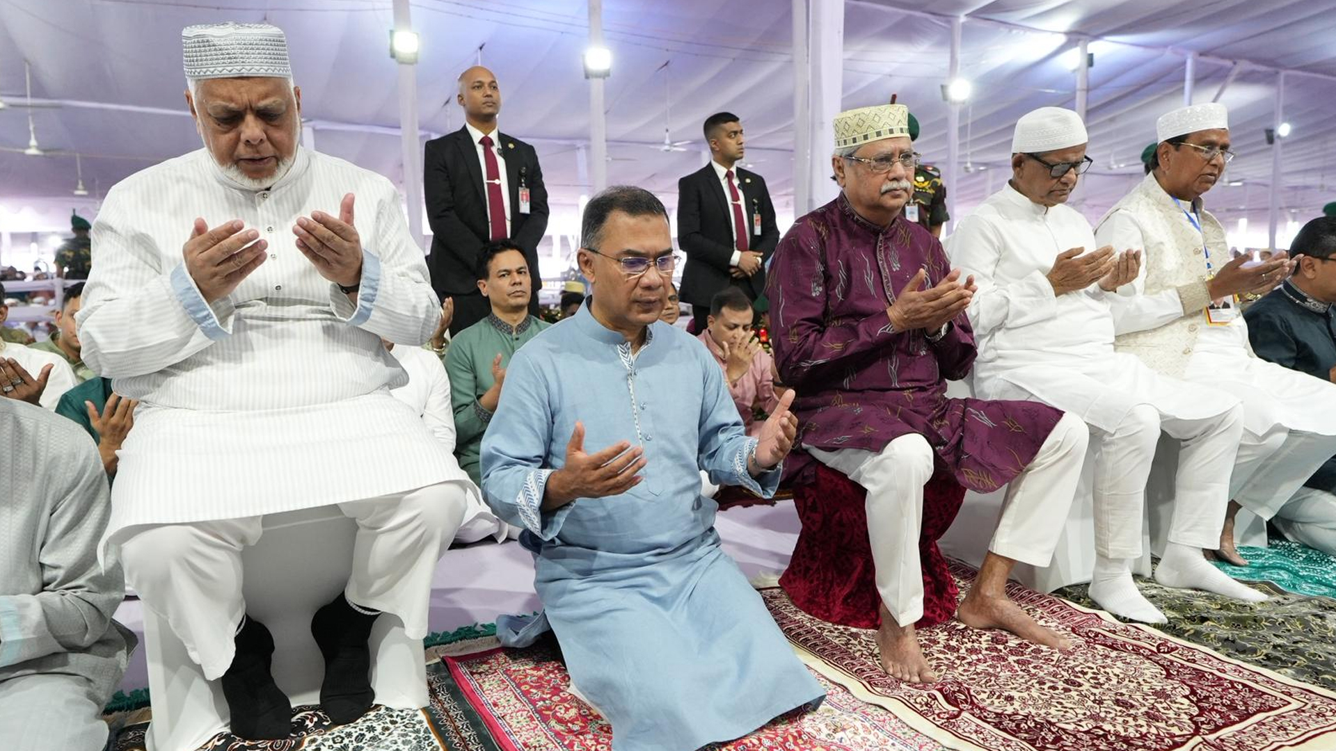 জাতীয় ঈদগাহে একসঙ্গে ঈদের নামাজ আদায় করলেন রাষ্ট্রপতি ও প্রধানমন্ত্রী