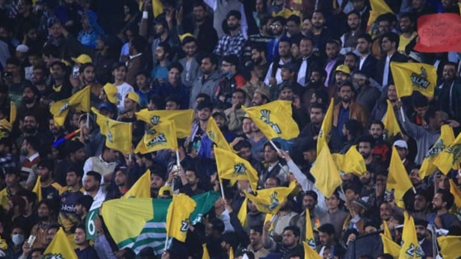 ফ্র্যাঞ্চাইজি মালিকদের চাপে পিএসএল ফাইনালে ফিরছে দর্শক