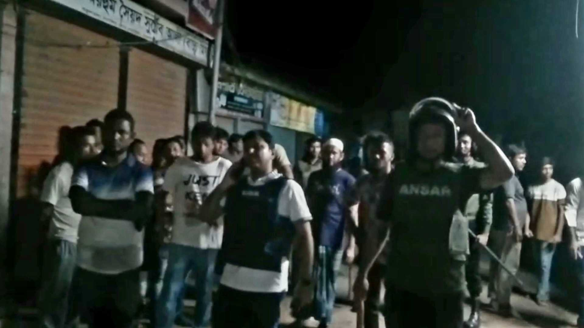 ব্রাহ্মণবাড়িয়ায় টর্চলাইট জ্বালিয়ে দুপক্ষের সংঘর্ষ, আহত ৪০