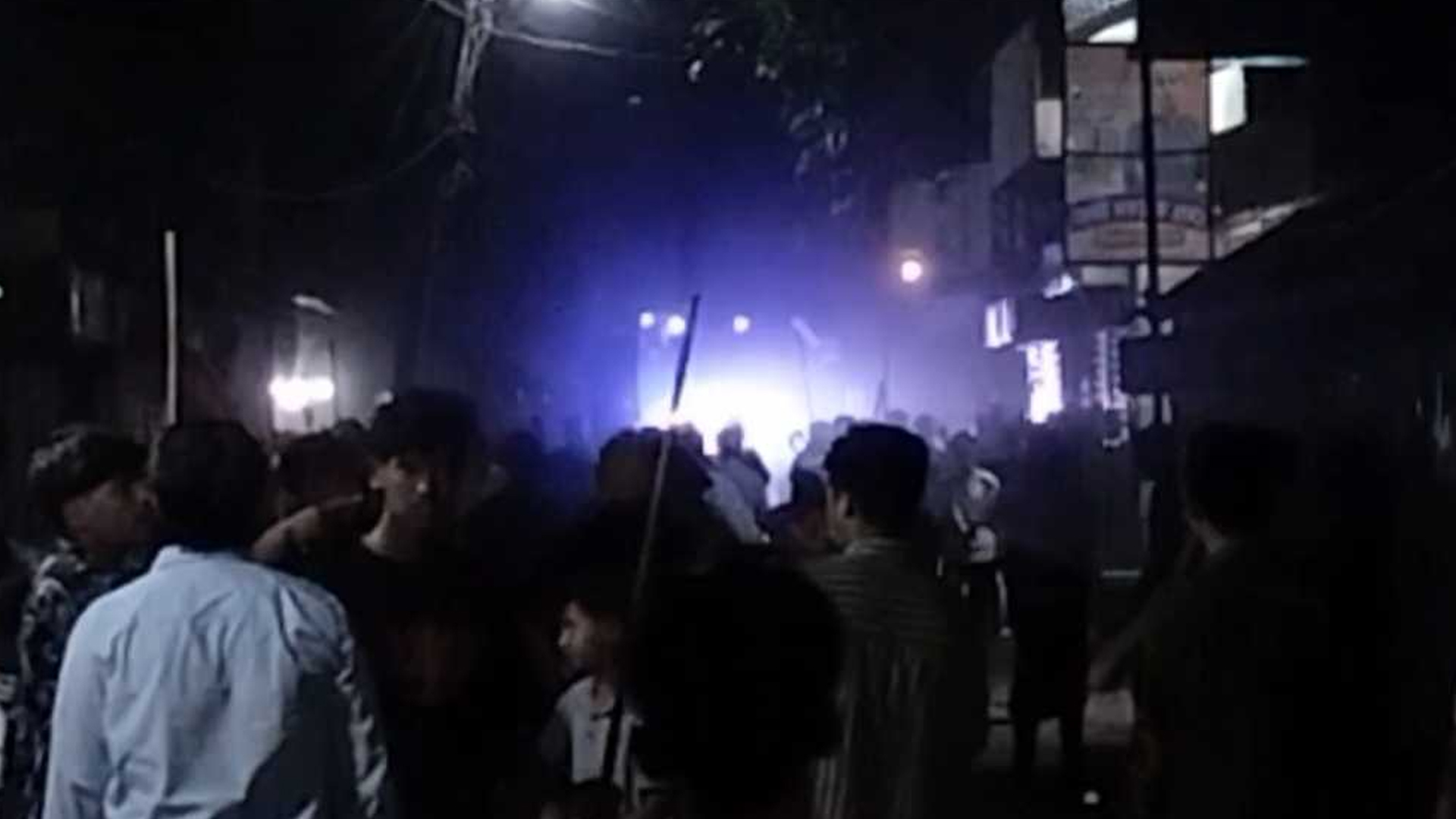 ভৈরবে ফুটবল খেলা নিয়ে দ্বন্দ্বে দুপক্ষের টর্চলাইট জ্বালিয়ে সংঘর্ষ, আহত ২৫