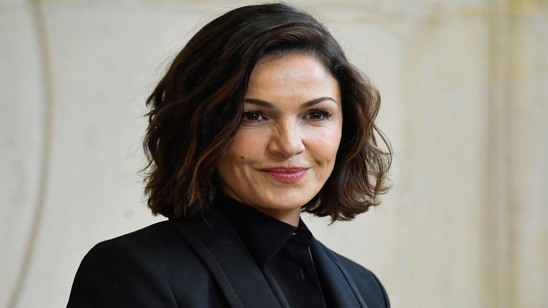 সুইমিংপুল থেকে অচেতন অবস্থায় উদ্ধার, হাসপাতালে মৃত্যু অভিনেত্রী নাদিয়ার