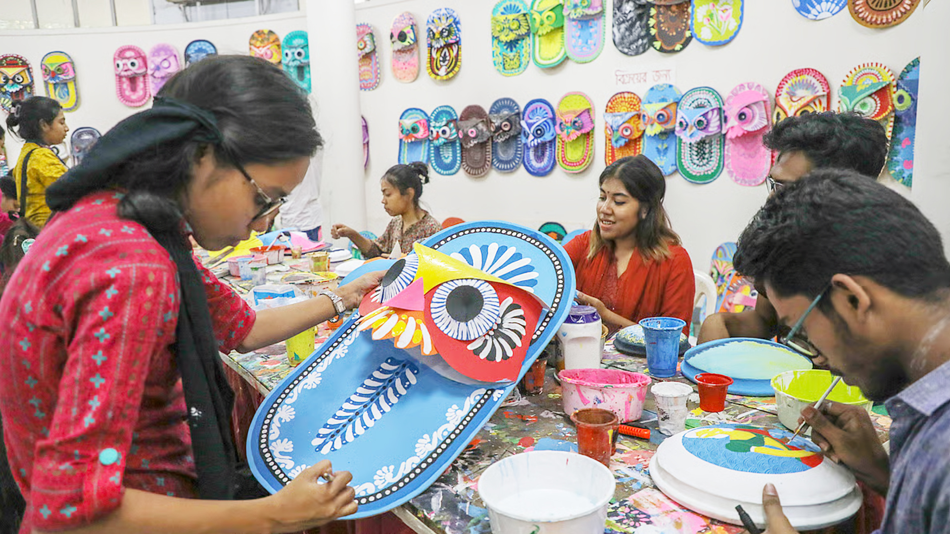 উৎসবের অপেক্ষায় সেজে উঠেছে চারুকলা