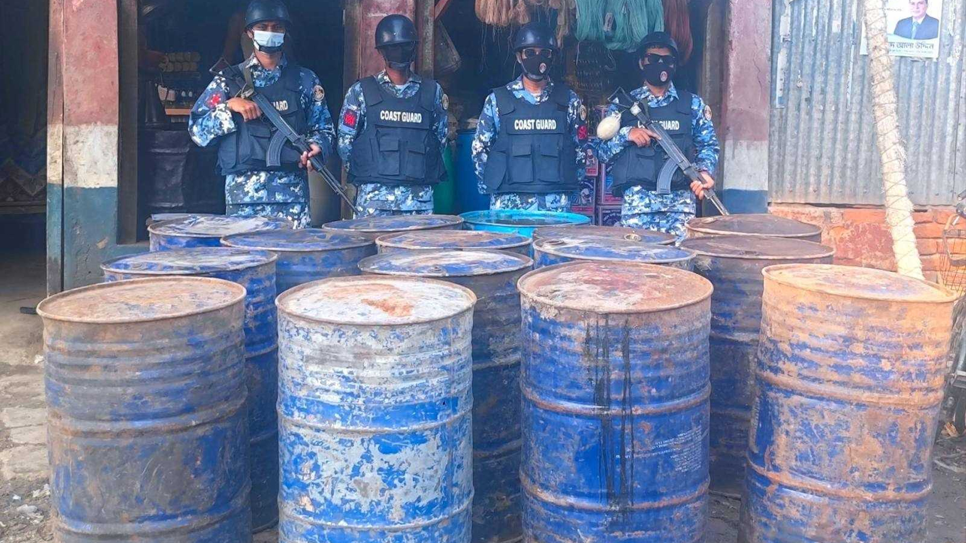 হাতিয়ায় ৩ হাজার লিটার জ্বালানি তেল জব্দ