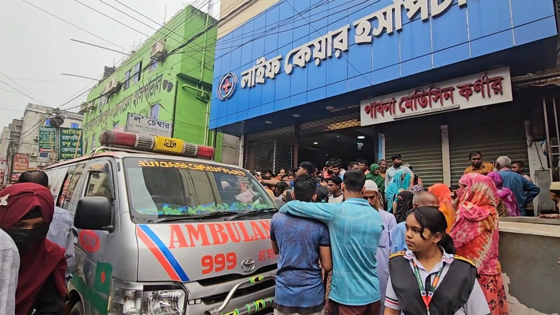 গাজীপুরের শ্রীপুরে সিজারের পর প্রসূতির মৃত্যু, হাসপাতাল ভাঙচুর ও বিক্ষোভ