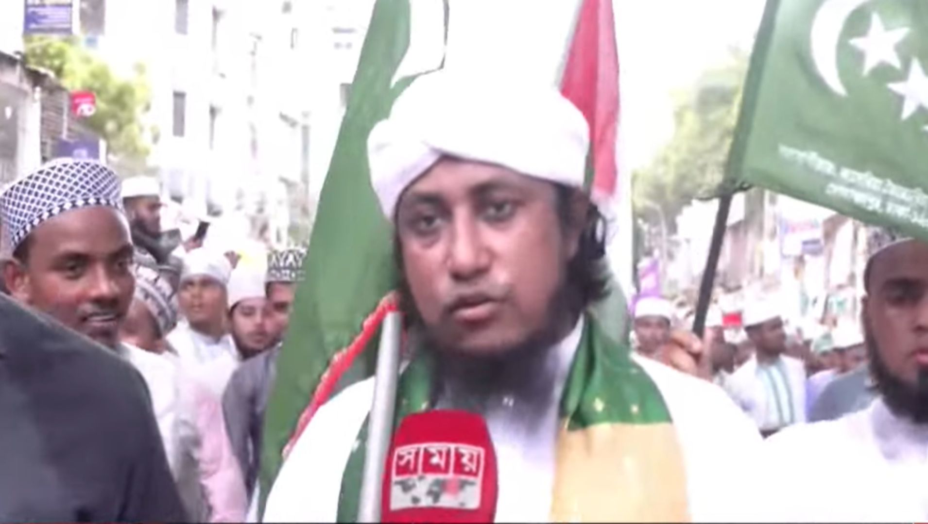 ঈদে মিলাদুন্নবীর আগমন উপলক্ষে জশনে জুলুস মিছিল। ছবি: ভিডিও থেকে নেয়া