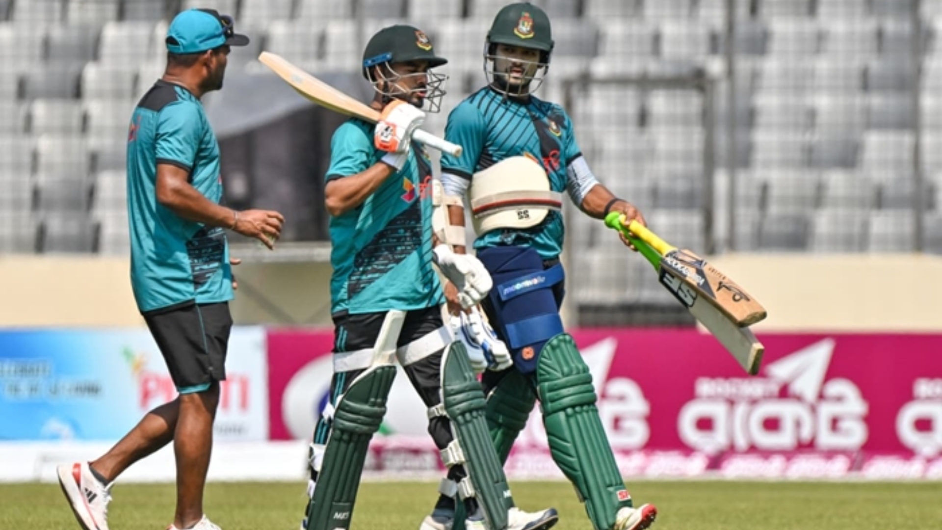 ছোট ব্যাট নিয়ে কেন অনুশীলনে শান্ত-মিরাজরা?