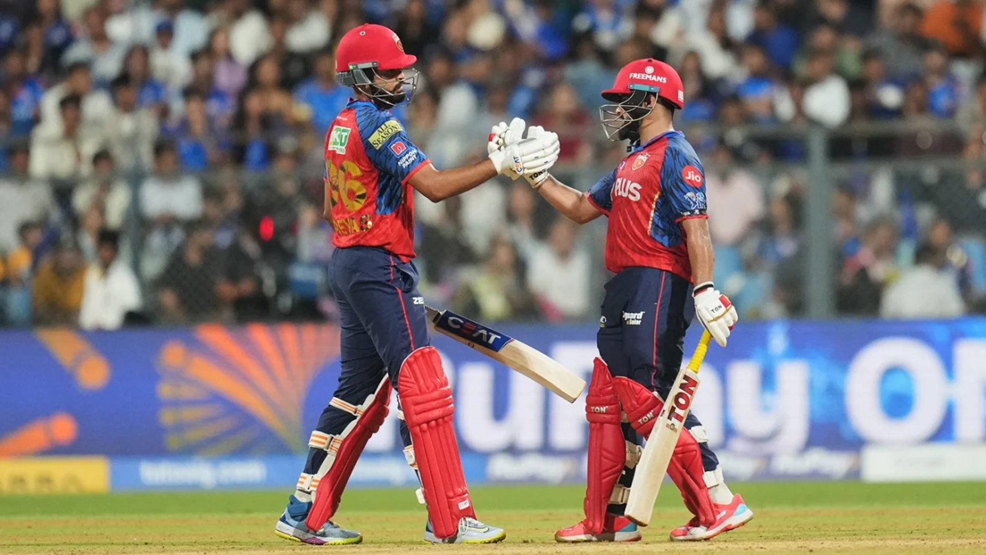 ডি’ককের শতরান বৃথা, টানা চতুর্থ হারে চাপে মুম্বাই