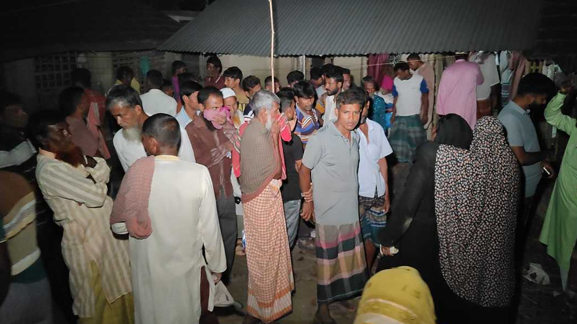 শার্শায় টাকা লোভে দ্বিতীয় স্বামীকে হত্যা, বসতঘরের মাটি খুঁড়ে মিলল মরদেহ