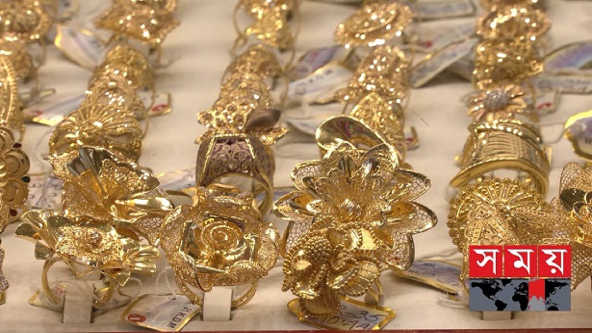 দেশে স্বর্ণের দামে বড় লাফ, ভরিতে বাড়ল কত?